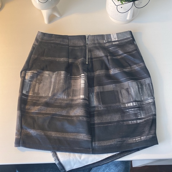 Mini skirt - Picture 5 of 7